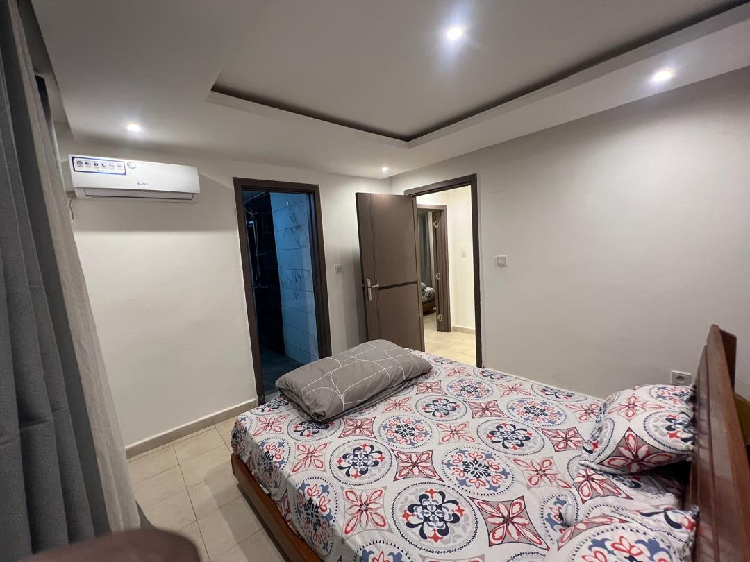 2 Chambres, 2 Salles de bain et cuisine