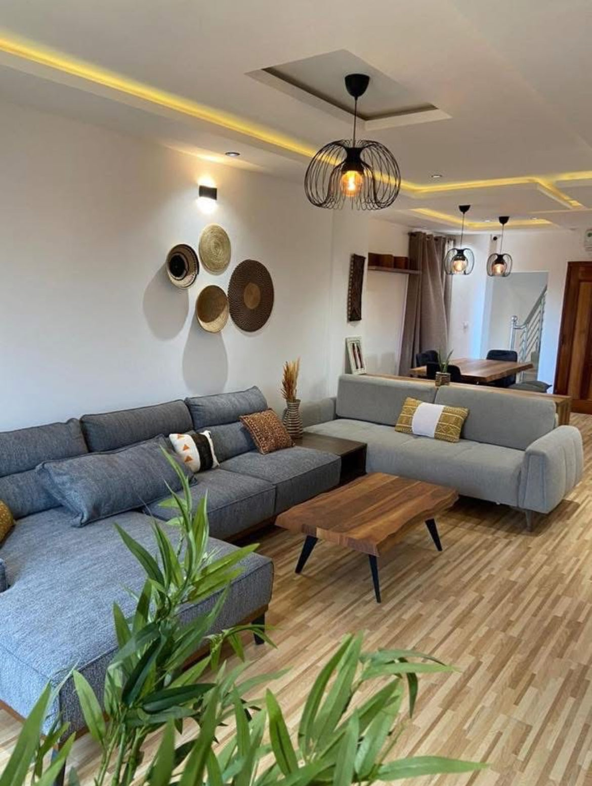 3 Chambres, 3 Salles de bain, cuisine ouverte, balcon