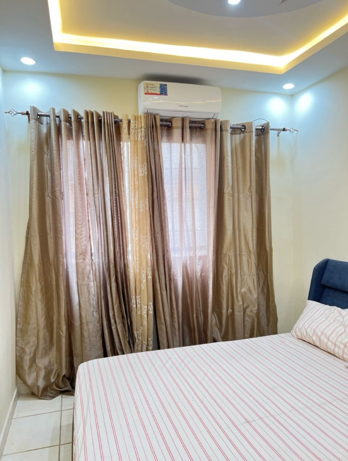 1 Chambre + Salon
