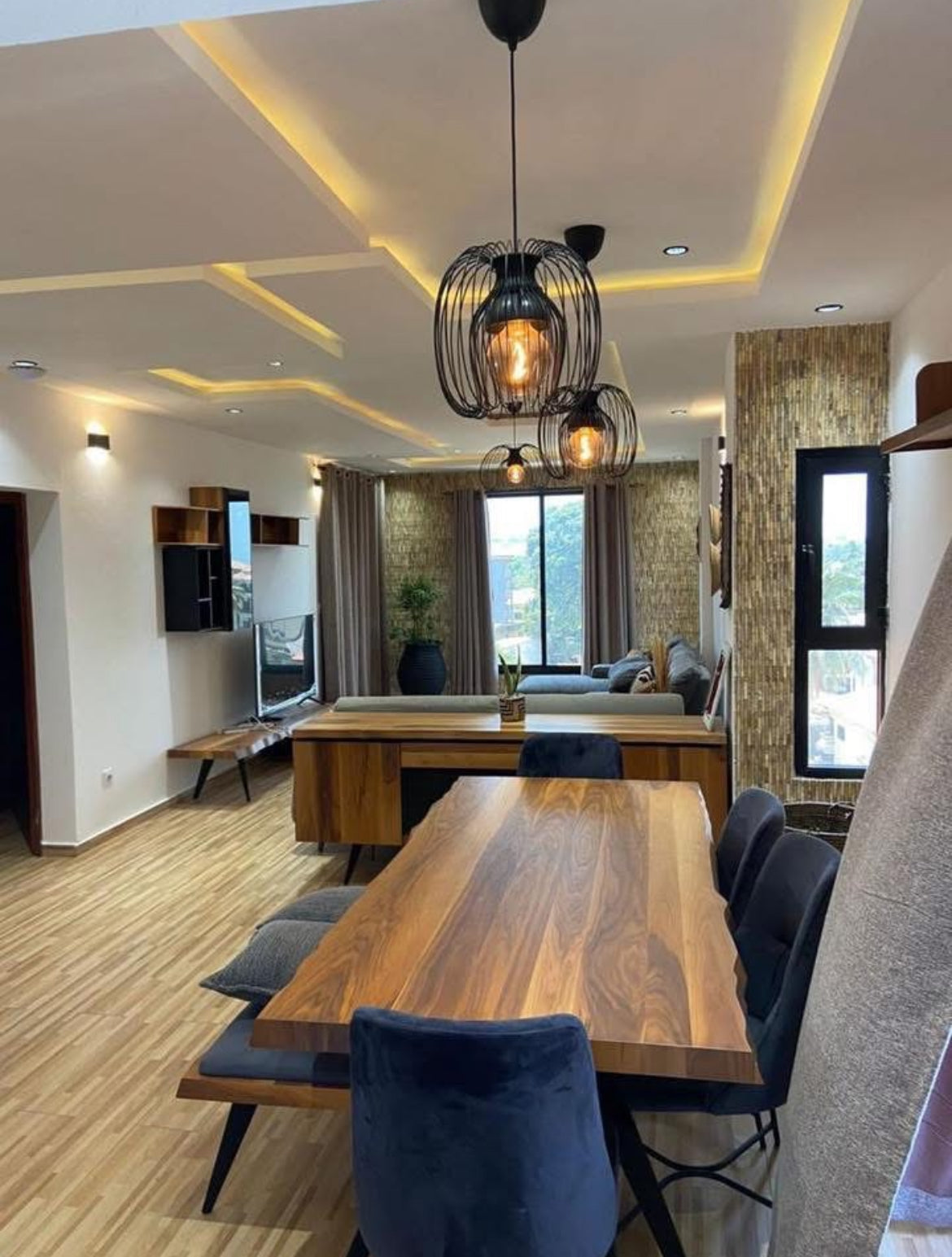 3 Chambres, 3 Salles de bain, cuisine ouverte, balcon