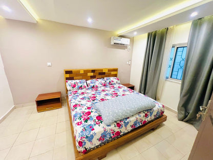 2 Chambres, 2 Salles de bain et cuisine